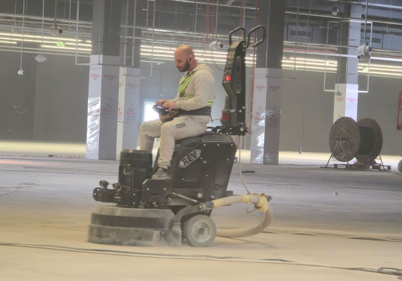 Lucrari de slefuire beton - imagine 2
