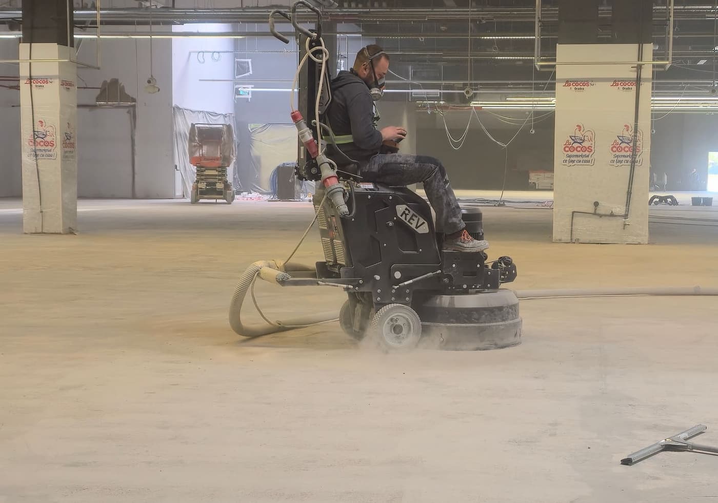 Lucrari de slefuire beton - imagine 3